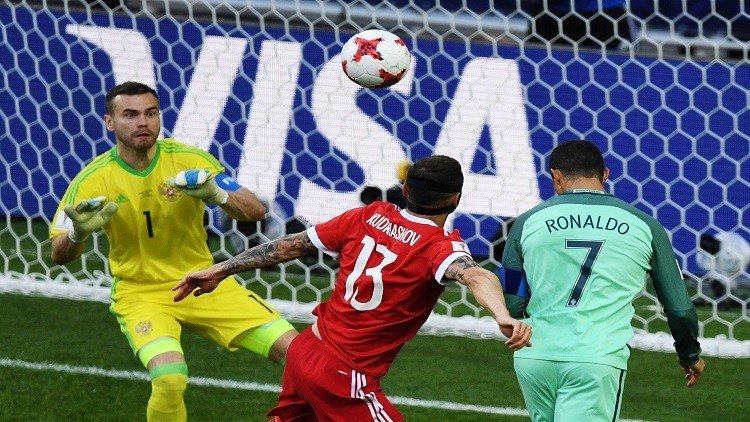 كأس القارات.. أكينفيف يعلن مسؤوليته عن هدف رونالدو