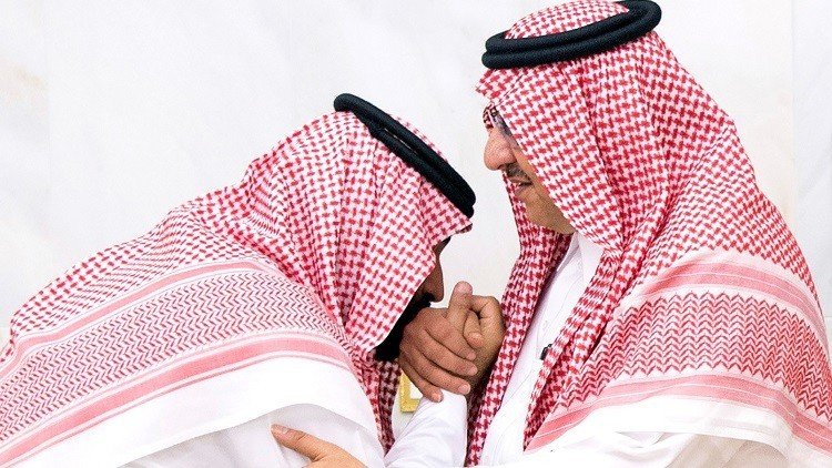 إمام الحرم المكي:  محمد بن نايف مرفوع الهامة لا يلين