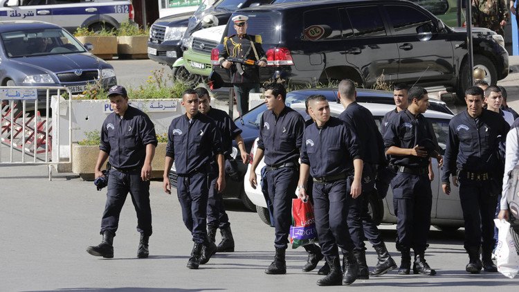 الجزائر: الحكم بالسجن على ستة أشخاص من الطائفة الأحمدية