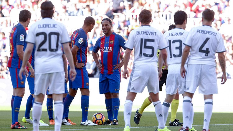 بالفيديو.. أهداف مباراة أساطير برشلونة ومانشستر يونايتد