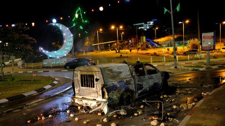  اشتباكات دارت بين الفلسطينيين والشرطة الإسرائيلية في البلدة العربية كفر قاسم
