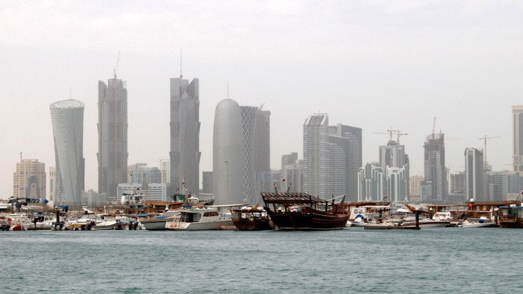 إيران تعلن عن خط بحري يربط بوشهر بقطر