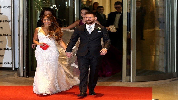 ميسي يتبرع بأطعمة ومشروبات "زفاف القرن"