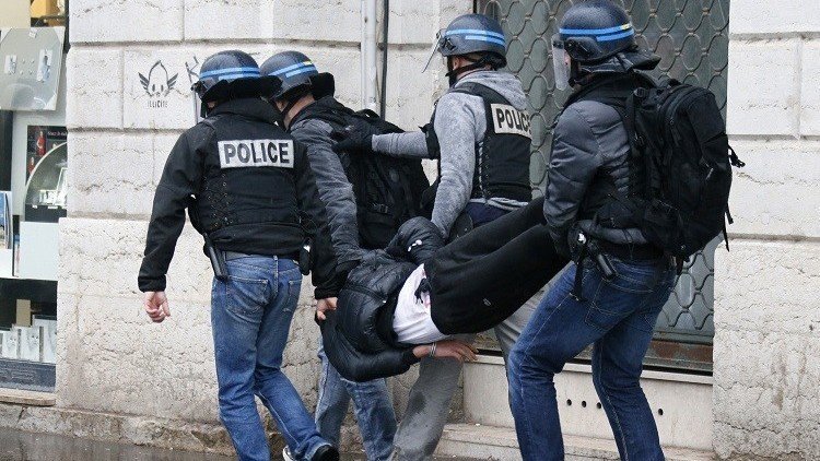 اعتقال فرنسي للاشتباه بتخطيطه لاعتداء إرهابي 