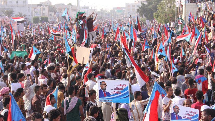 اليمن.. المجلس الانتقالي الجنوبي يعترف بشرعية هادي