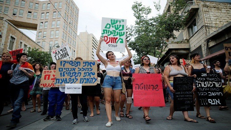 مقتل إسرائيلية طعنا في بئر السبع وموت أخرى في سديروت