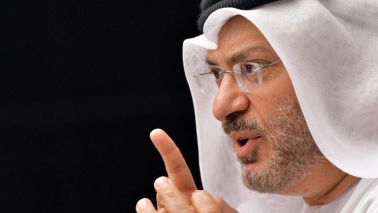 قرقاش ينفي أنباء عن طلب 6 دول عربية من الفيفا سحب مونديال 2022 من قطر 
