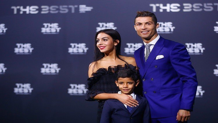 رونالدو يؤكد حمل صديقته جورجينا بطفله الرابع