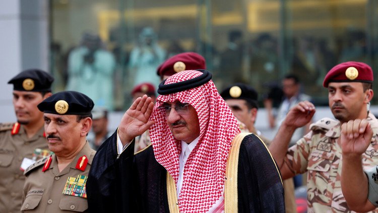 رويترز: إعفاء بن نايف من ولاية العهد بسبب إدمانه
