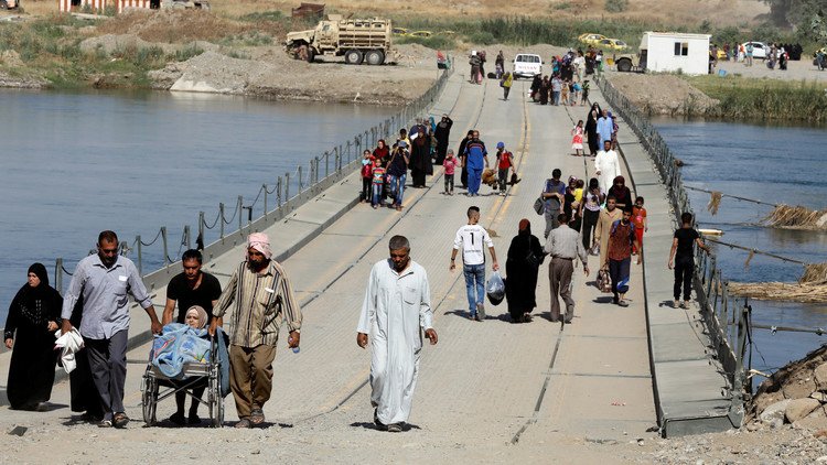 "جسر النصر" يعوم بين شرق الموصل وغربها