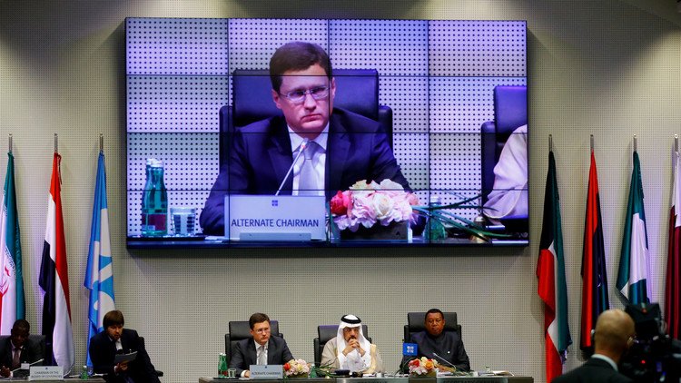 النفط يصعد مع اجتماع منتجي الخام في روسيا