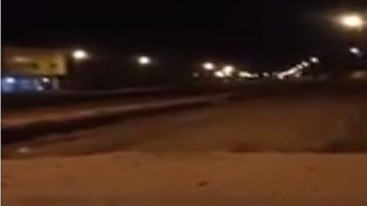 لحظة اعتراض الدفاعات الجوية السعودية صاروخا بالستيا أطلقه الحوثيون باتجاه مكة