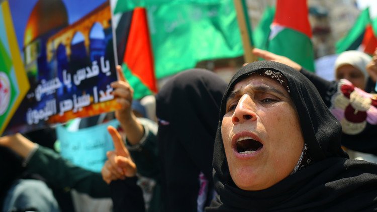 مقتل فتى وإصابة 3 آخرين في اشتباكات بين القوات الإسرائيلية والفلسطينيين على حدود غزة