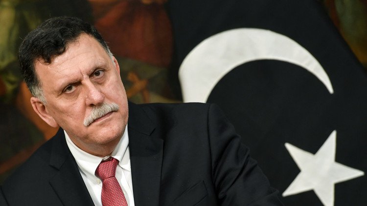 السراج يرحب بمسودة الدستور ويدعو إلى استفتاء