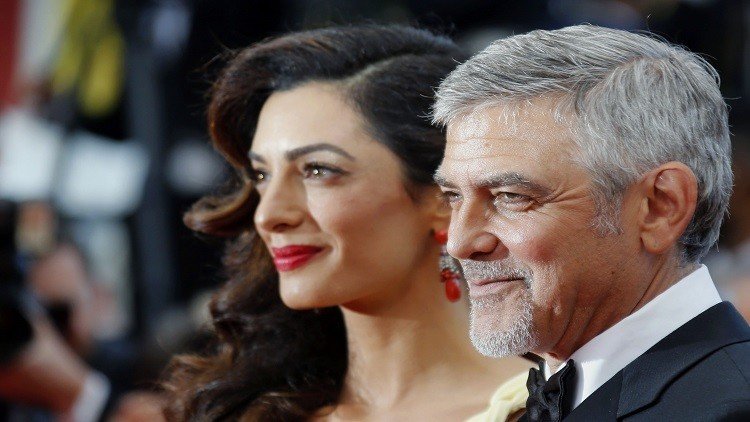 الزوجان كلوني يساهمان في تعليم آلاف الأطفال السوريين في لبنان