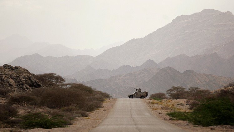 مسلحو "القاعدة" يفجّرون مقرا لقوات الأمن جنوب اليمن