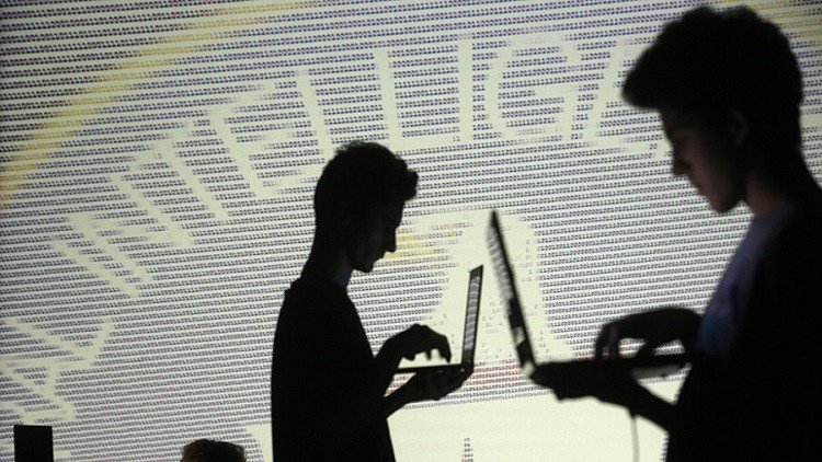 ويكيليكس يفضح عمل CIA في السيطرة على أجهزة الآخرين