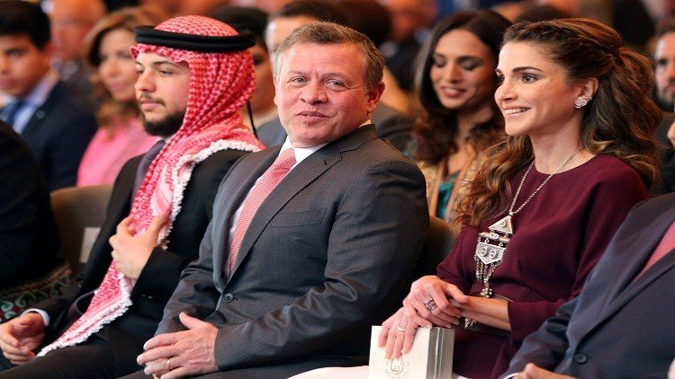 العاهل الأردني يرعى حفل تخرج ولي عهده في بريطانيا