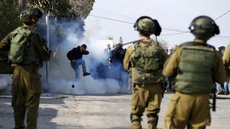 إصابة فلسطينيين 2 وجندي إسرائيلي في اقتحام مخيم الدهيشة