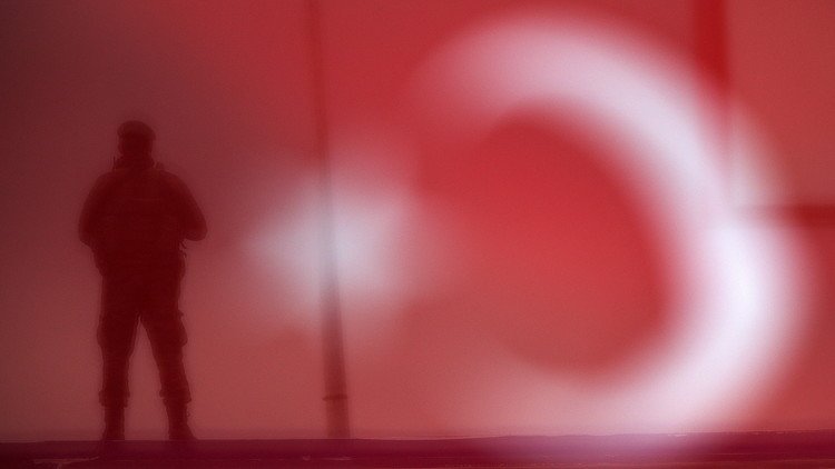 السلطات التركية تأمر باعتقال 35 صحفيا بتهمة دعم الانقلاب