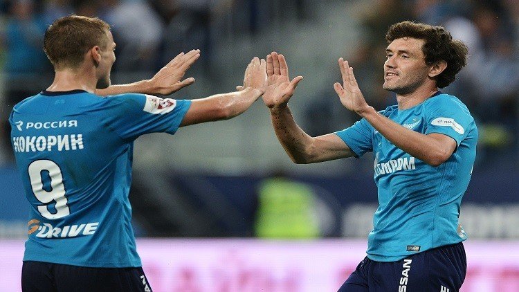 زينيت يقسو على أخمات برباعية في الدوري الروسي