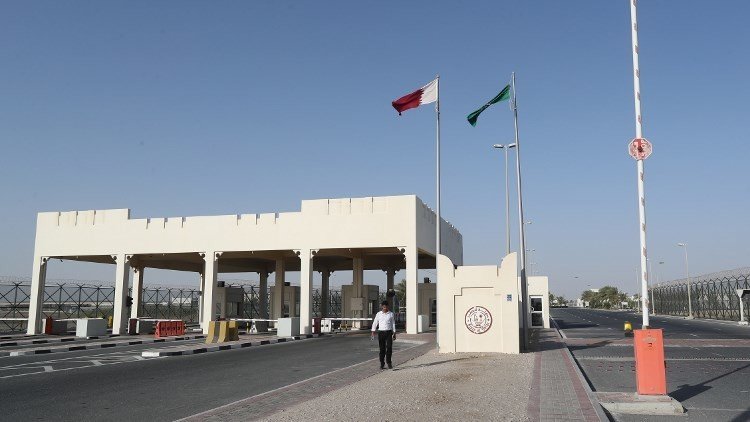 سعوديون وقطريون يتفاعلون مع قرار استقبال حجاج قطر