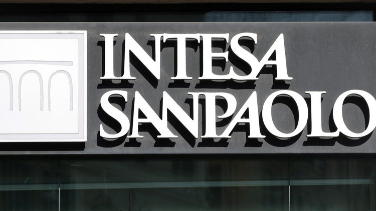 رويترز: العقوبات الأمريكية ضد روسيا تعيق بنك Intesa على إتمام صفقة "روس نفط" 