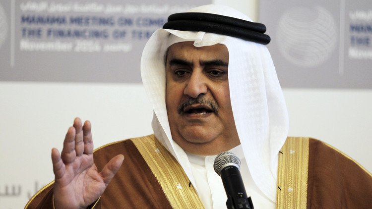 وزير خارجية البحرين يهاجم المقيمين في قطر ويصفهم بـ"المرتزقة"