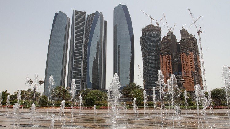 الإمارات تفرض ضريبة القيمة المضافة