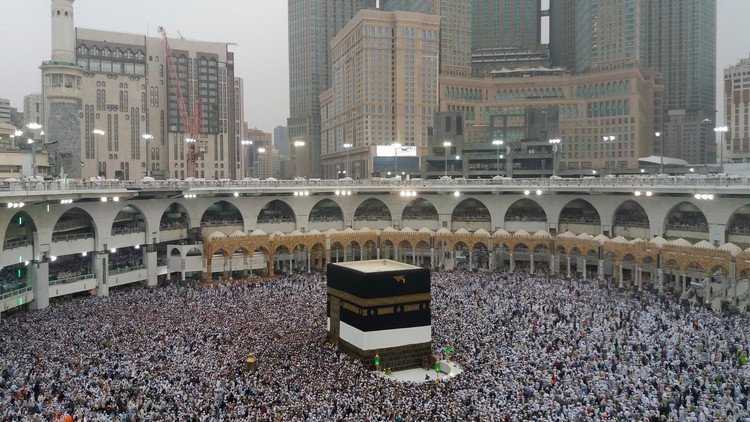المسلمون يبدأون أداء مناسك الحج بيوم التروية