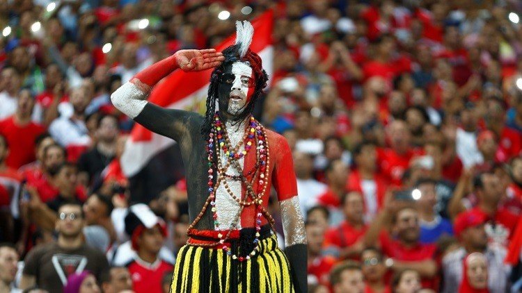بالفيديو.. صلاح يعيد البسمة للمصريين