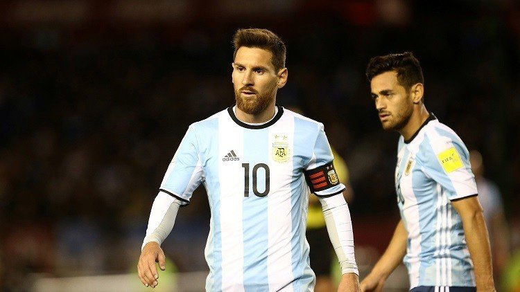 بالفيديو.. ميسي يعاني مع التانغو الأرجنتيني