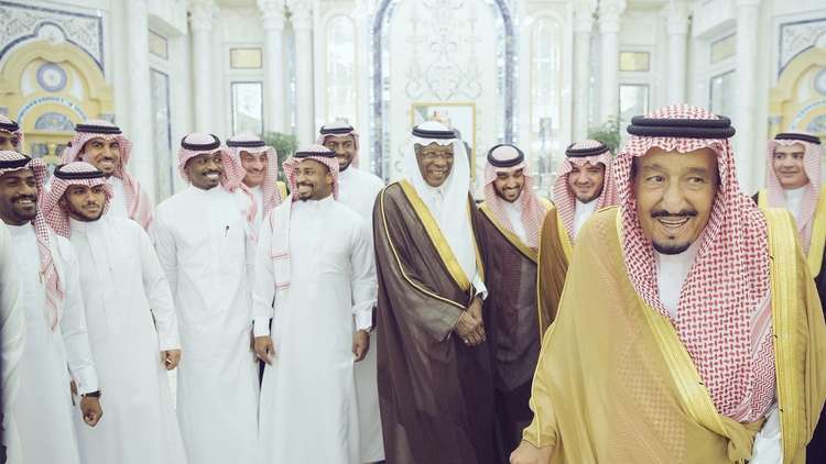  الملك سلمان بن عبد العزيز: ".. أنا بلعب معكم بعدين"