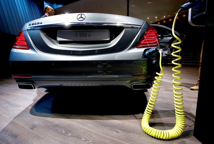 سيارة مرسيدس موديل S 500