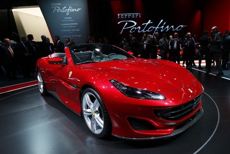 سيارة فيراري موديل Portofino