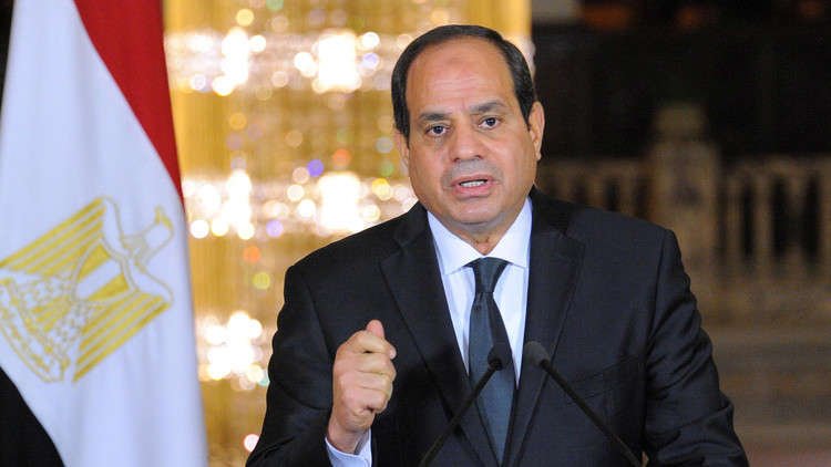 السيسي يعفو عن 717 سجينا