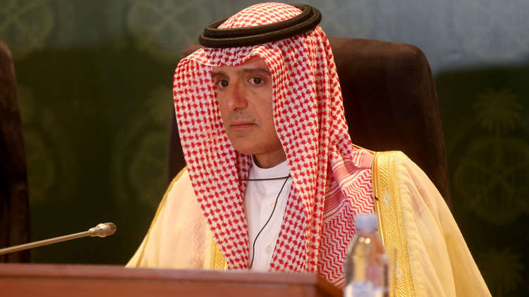 الجبير: فصلنا آلافا من الأئمة المتطرفين!