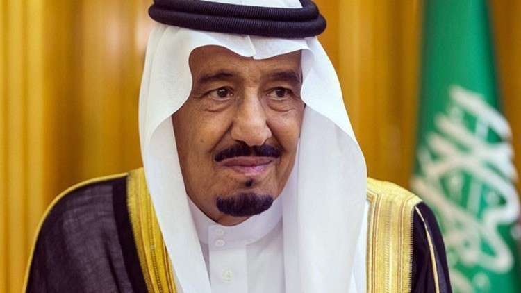 الملك سلمان يهنئ عباس ويشيد بالسيسي