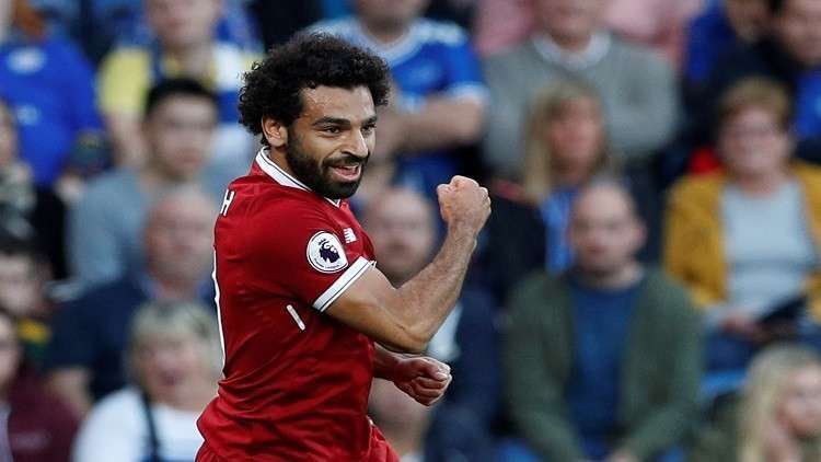محمد صلاح يهدي 20 فستان زفاف لفتيات مصر