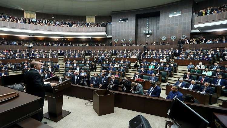 برلمان تركيا يمدد حالة الطوارئ 3 أشهر أخرى