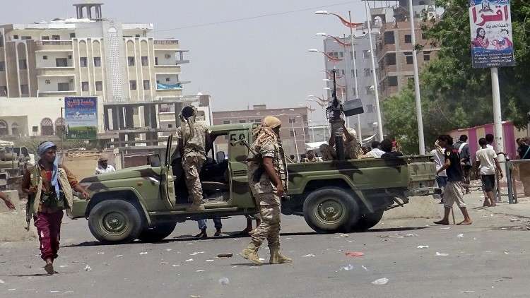 مقتل ضابط وإصابة 7 جنود بتفجير في اليمن