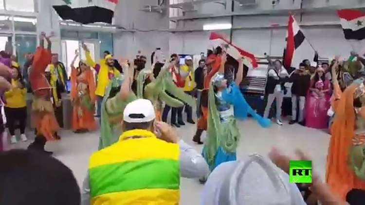رقصات شعبية على هامش مهرجان الشباب العالمي