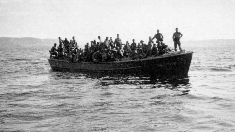 في نوفمبر 1965، مجموعة من المقاتلين، معظمهم من الكوبيين والكونغوليين، يرأسهم تشي غيفارا، يعبر بحيرة تنجانيقا من الكونغو إلى تنزانيا.