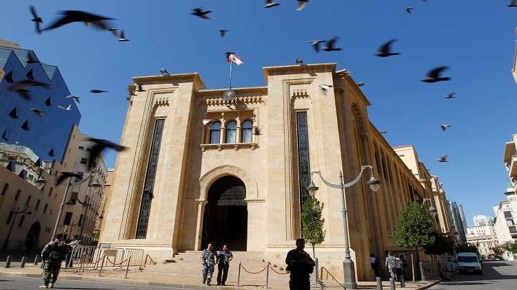 استقالة الحريري فاجأت بري والسبهان ينفي تحريض السعودية له.. ونصر الله يعلن موقفه مساء 