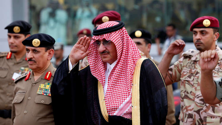 السلطات السعودية تجمد الحسابات البنكية للأمير محمد بن نايف وأفراد من أسرته