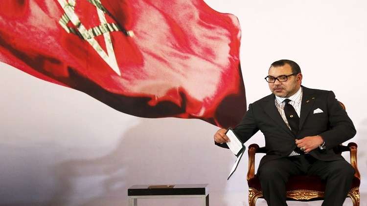 القضاء الفرنسي يدين صحفيين حاولا ابتزاز ملك المغرب 