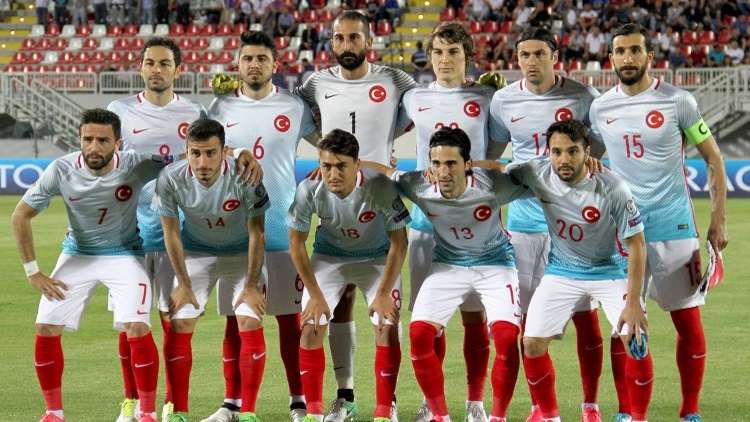 شاهد.. ألبانيا تهزم تركيا في عقر دارها 