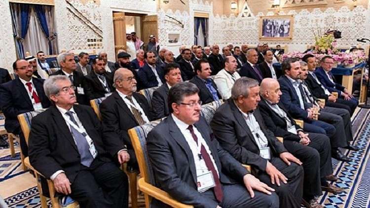 وفد من المعارضة السورية في موسكو والرياض تحضر لمؤتمر شامل