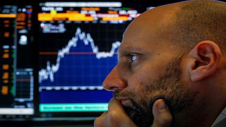النفط ينخفض تحت وطأة ارتفاع الإمدادات الأمريكية