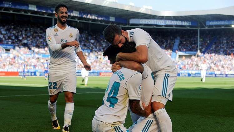 "ديربي مدريد" يضع والدة الشقيقين في حيرة من أمرها